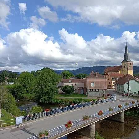 Monts Et Reves לינה וארוחת בוקר Ramonchamp