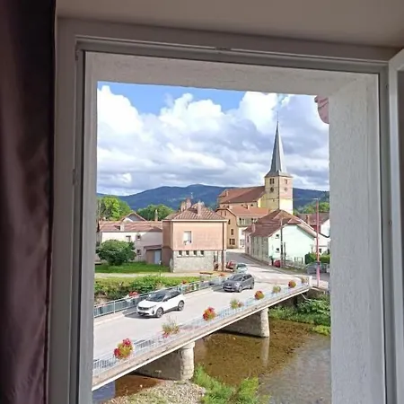 Monts Et Reves לינה וארוחת בוקר