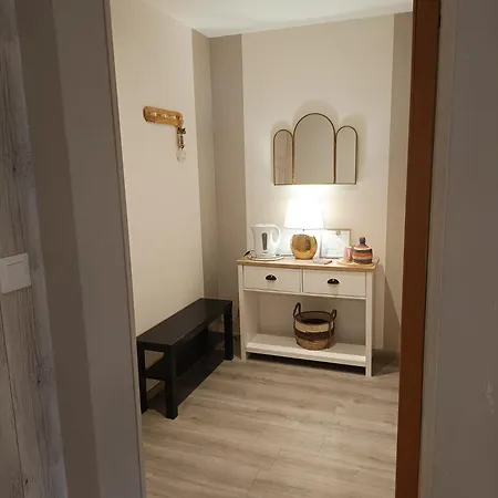 Monts Et Reves Bed & Breakfast