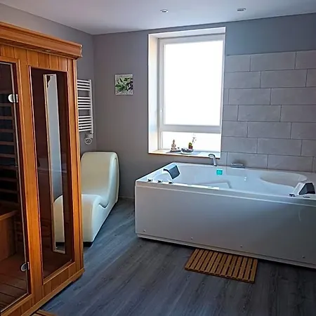 Monts Et Reves Bed & Breakfast 3*