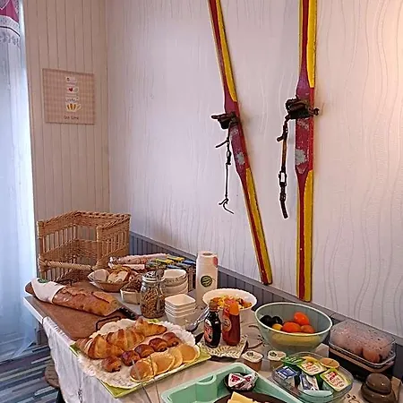Monts Et Reves Bed & Breakfast