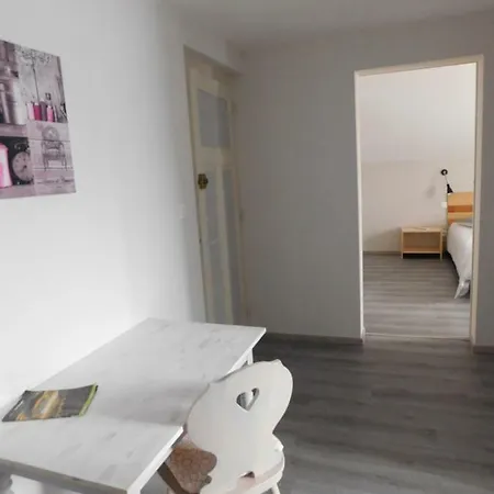Monts Et Reves Bed & Breakfast *