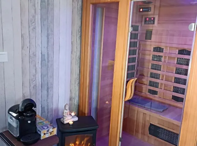 Monts Et Reves Bed & Breakfast