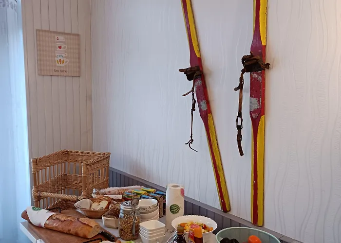 Monts Et Reves Bed & Breakfast 4*