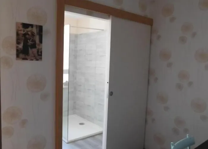 Monts Et Reves Bed & Breakfast 4*